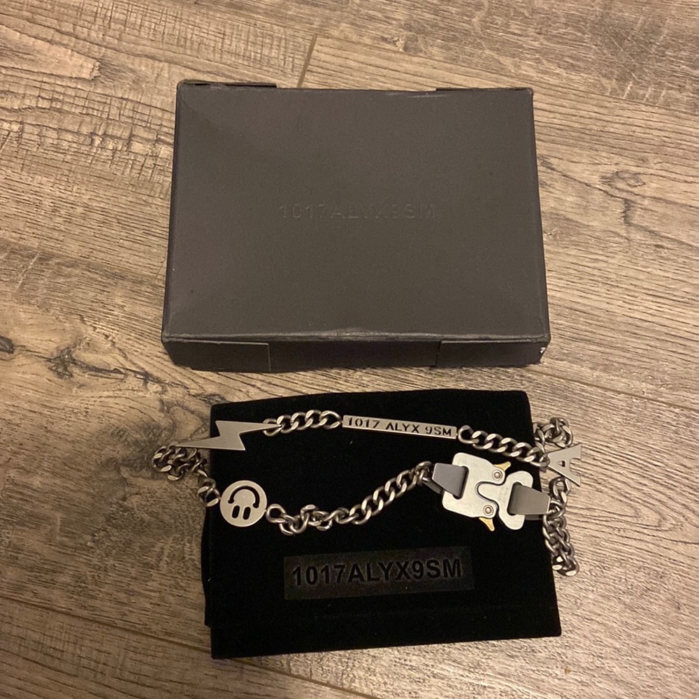 1017 alyx 9sm happy face hero street style chain necklace